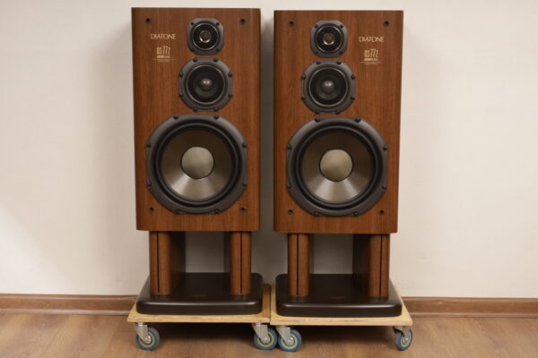 Diatone DS-77Z  (с подставками)