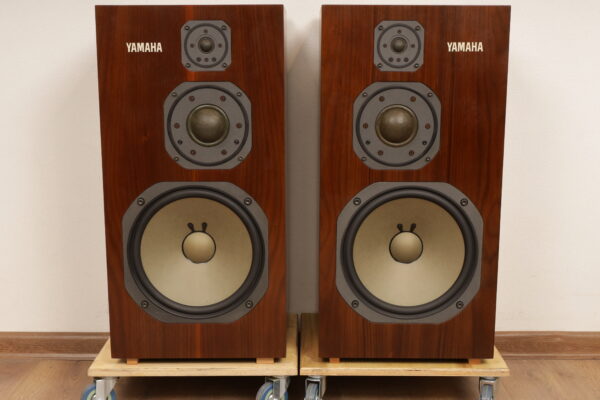 Yamaha NS-1200